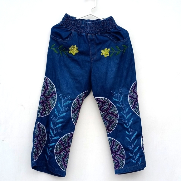 Hand embroidered shipibo capri pants for women Amazon jungle